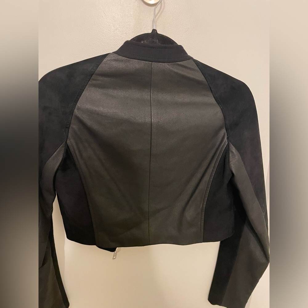 THEORY Cropped Jacket in Leather and Suede - Picture 3 of 10